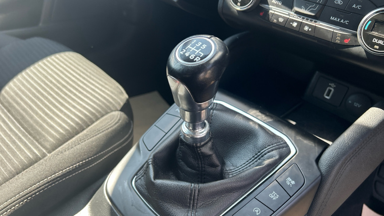 Ford Focus 1.0 EcoBoost 125 Titanium 5dr Petrol Hatchback